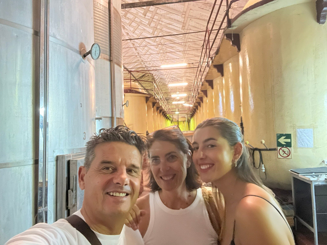 Bodega Cristo del Humilladero-Cadalso de los Vidrios必去景点