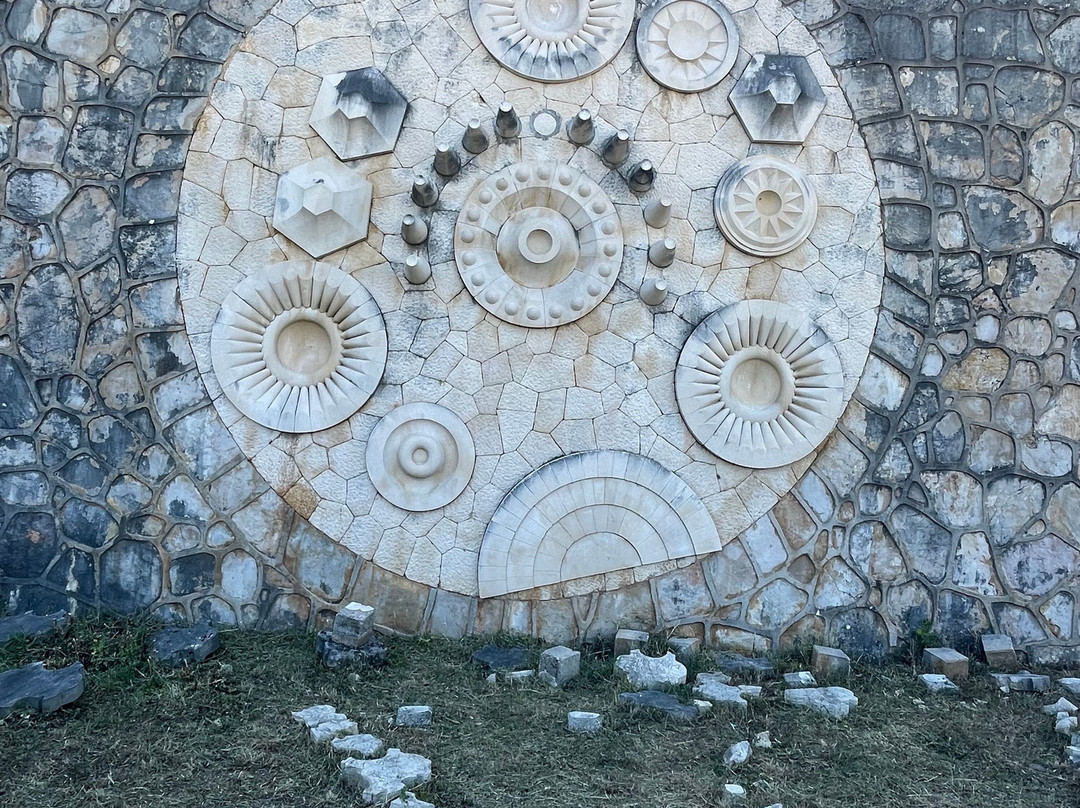Partisan Cemetery景点图片