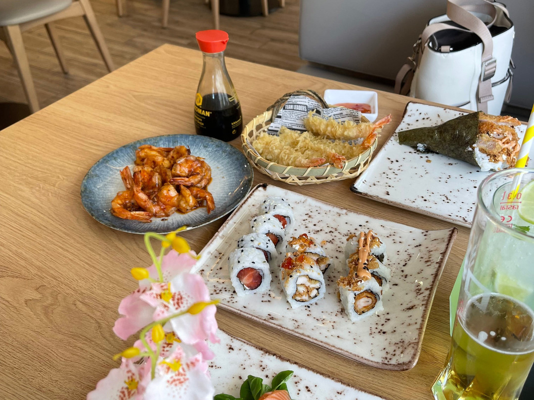 Lab Ramen & Sushi Bar