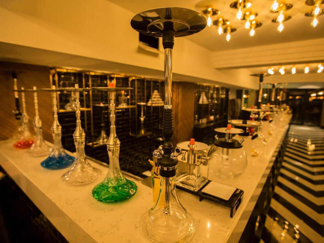 MPLUS Cafe & Restaurant