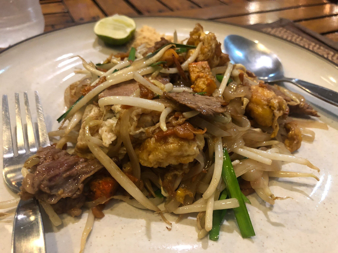 D.M.C RESTO Restaurant & Bar PhiPhi Island