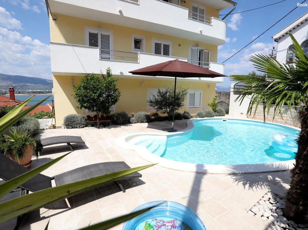 Apartments Sakal