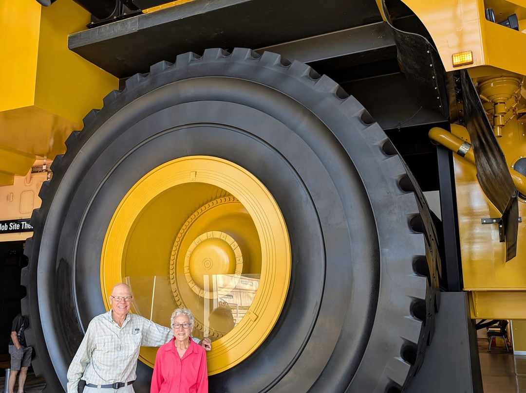 Caterpillar Visitors Center-皮奥里亚必去景点