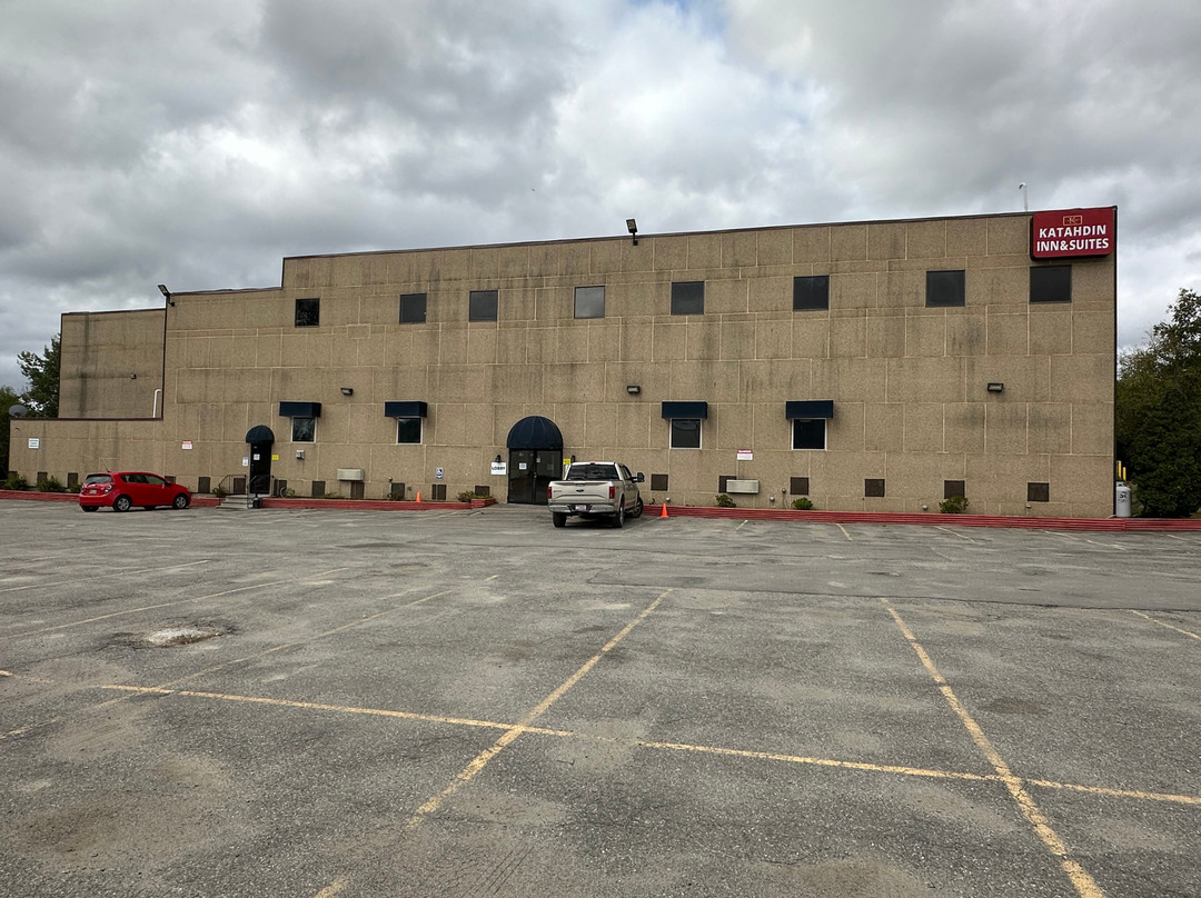 Katahdin Inn And Suites主图