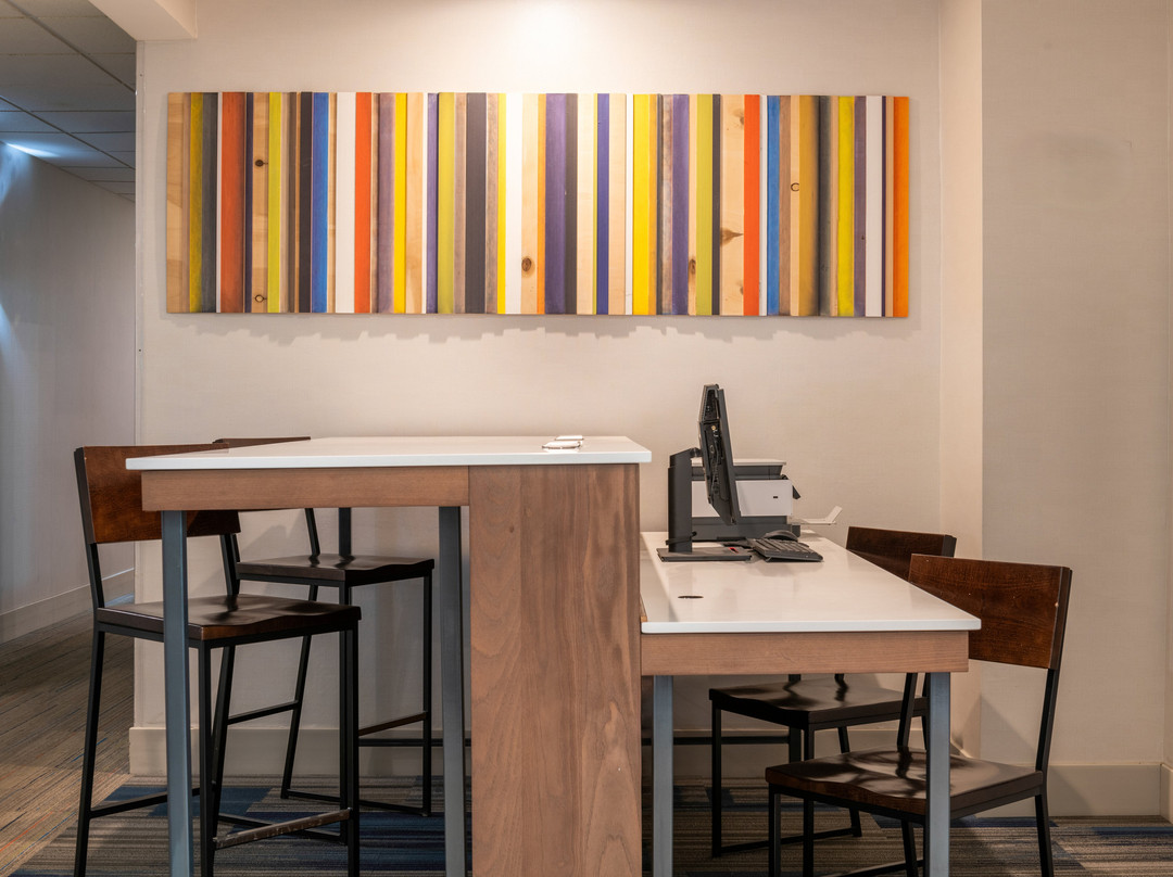 Holiday Inn Express & Suites White River Junction by IHG主图