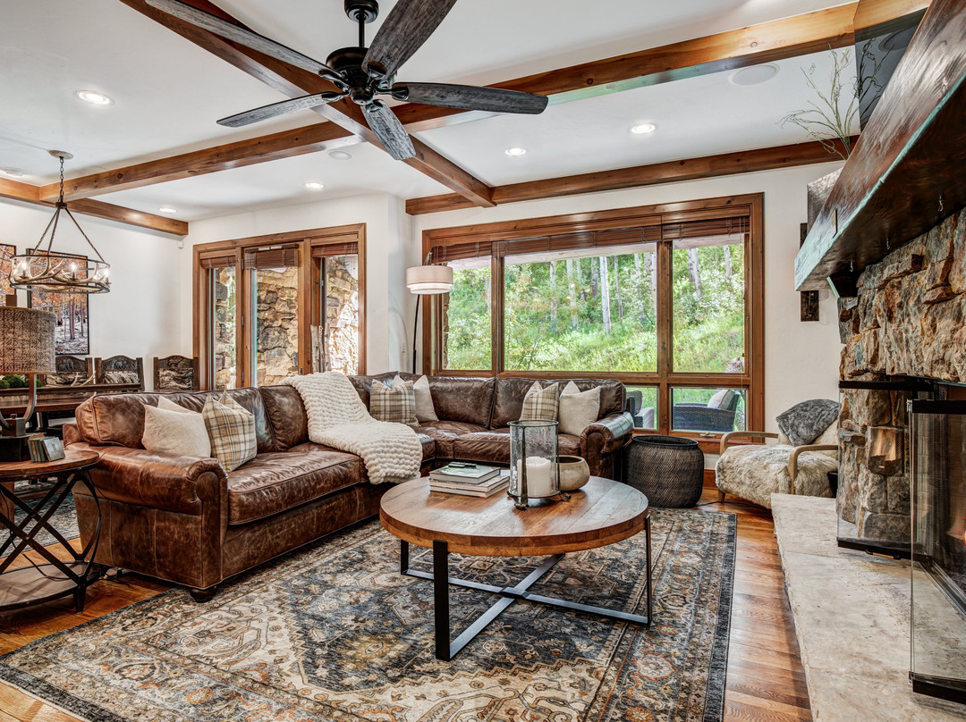 Bachelor Gulch Condos主图