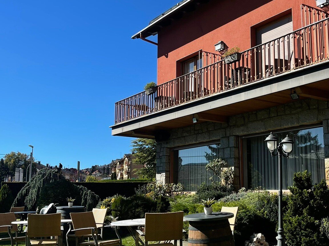 普拉多酒店主图