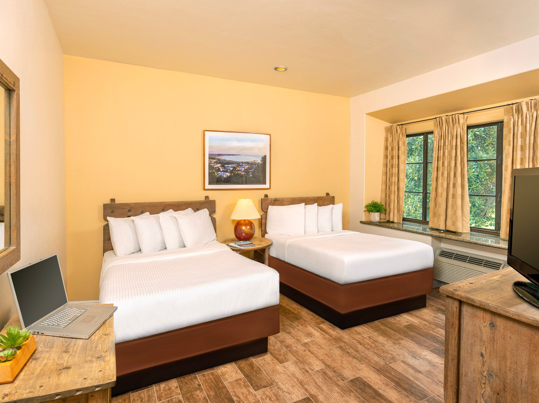 Clocktower Inn Ventura主图