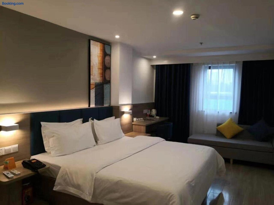 7天酒店·长沙汽车西站梅溪湖东地铁站店主图