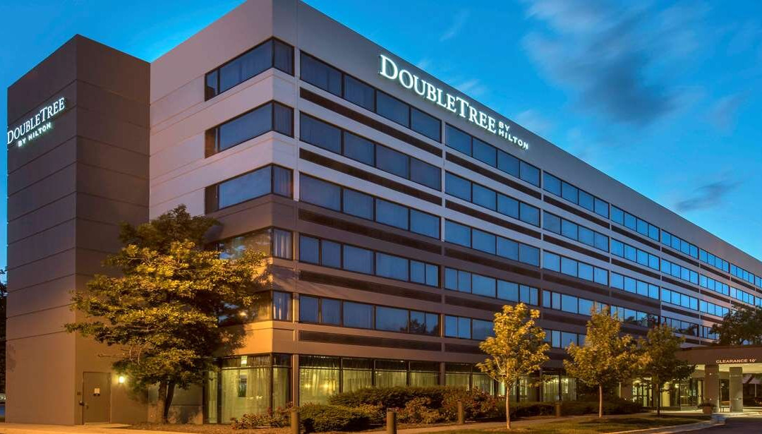 芝加哥绍姆堡希尔顿逸林酒店