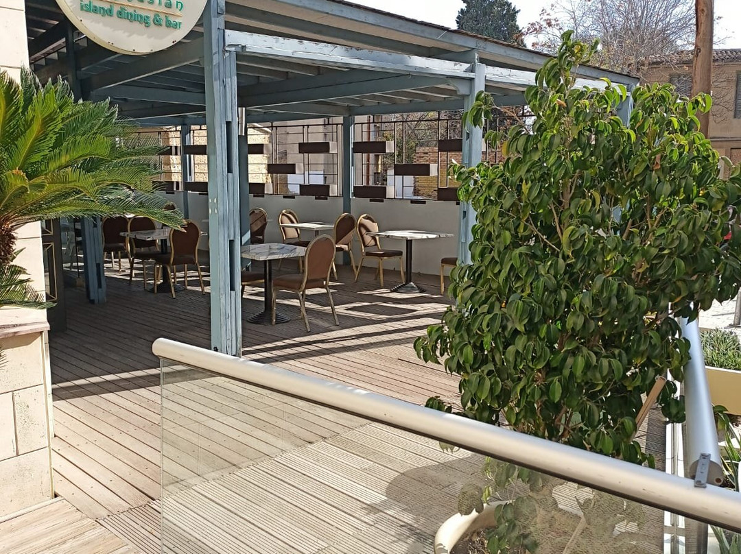 卡斯泰利酒店主图