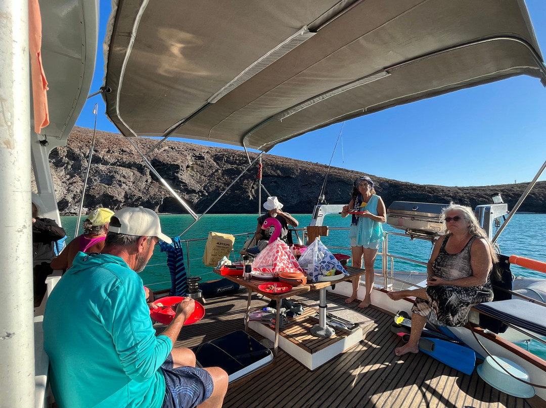 Island Adventure Charters-拉巴斯必去景点
