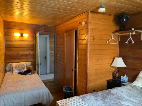 奥罗拉山旅馆主图