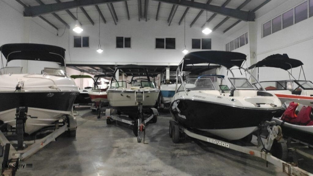Golden Boat Kish Company景点图片