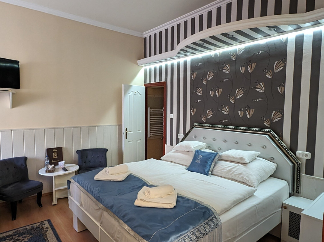 Illés Hotel és Stüszi Vadász Étterem主图