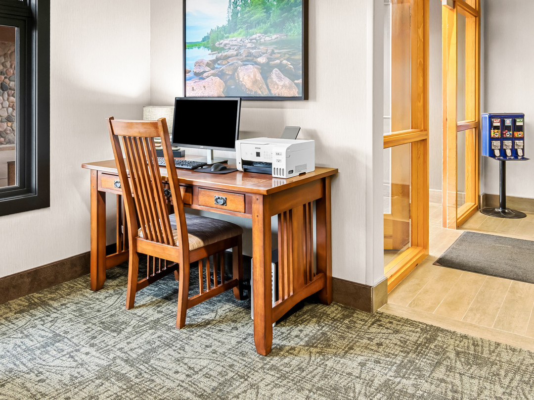 Heartland Inn & Suites, Surestay Collection By Best Western主图