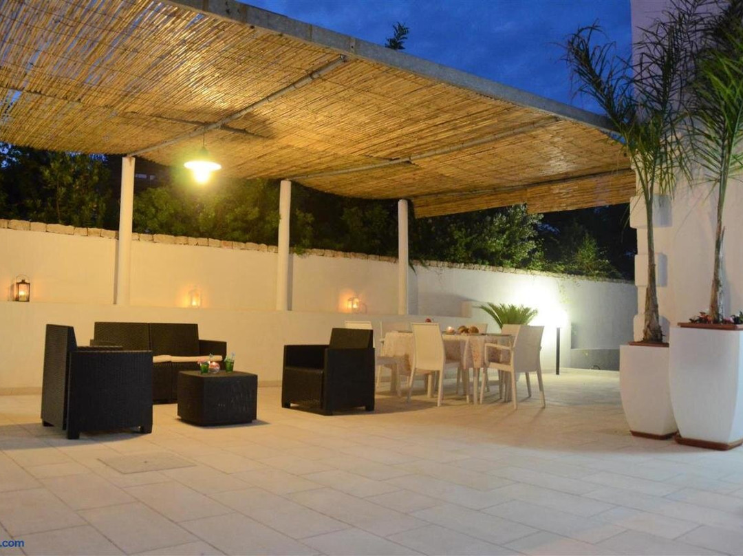 Leca's House