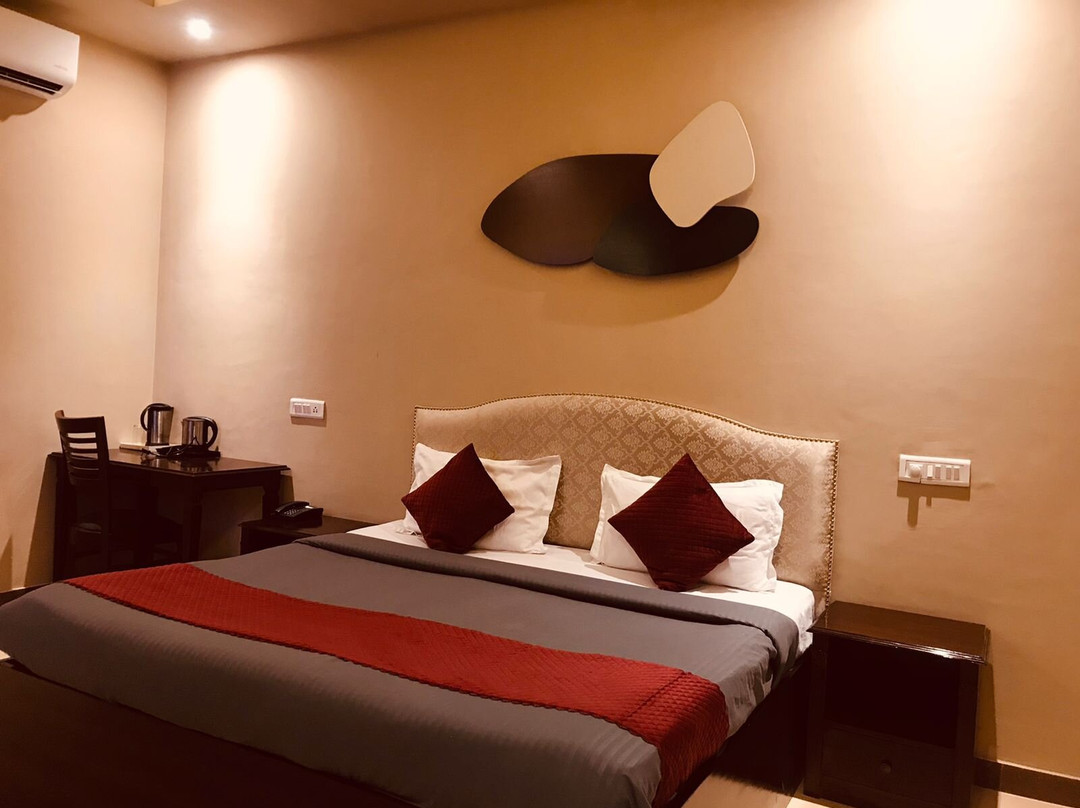 Capital O 6977 Hotel Clarks主图