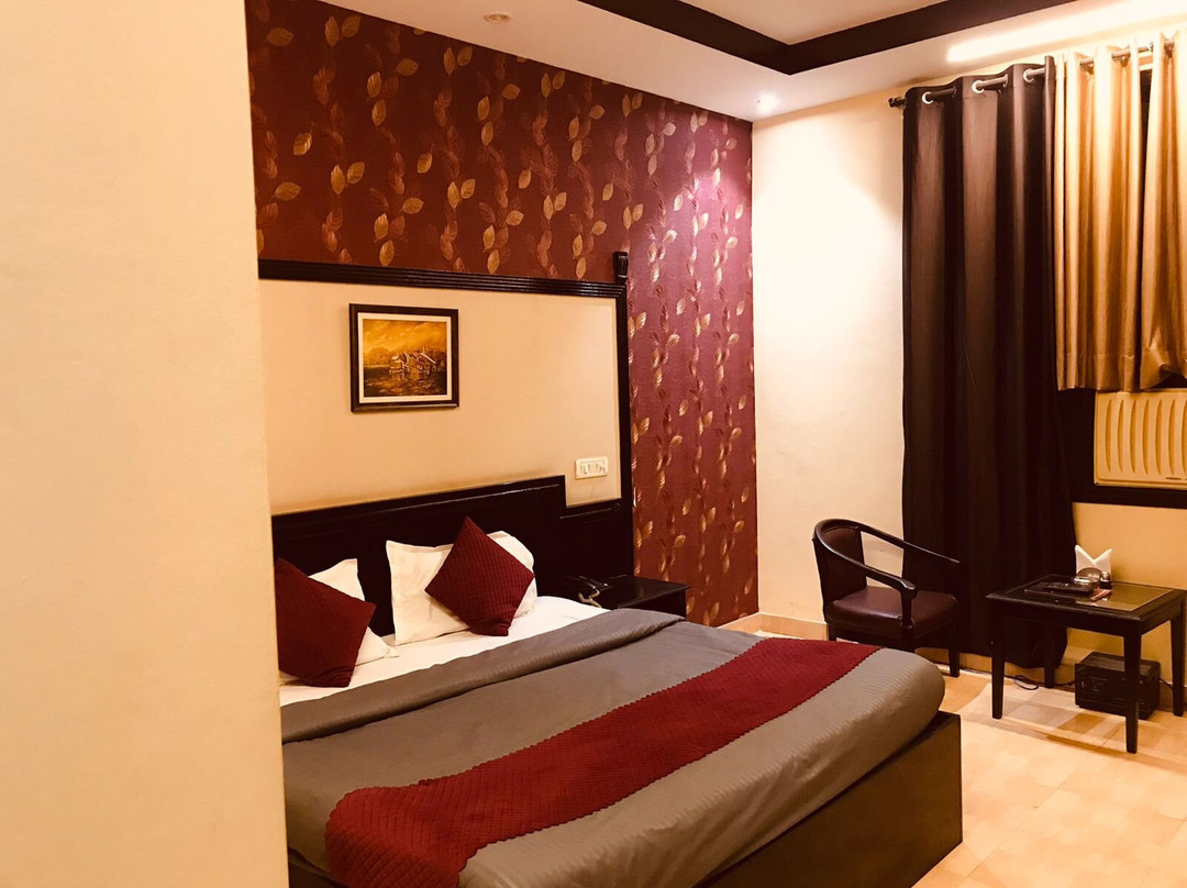 Capital O 6977 Hotel Clarks主图