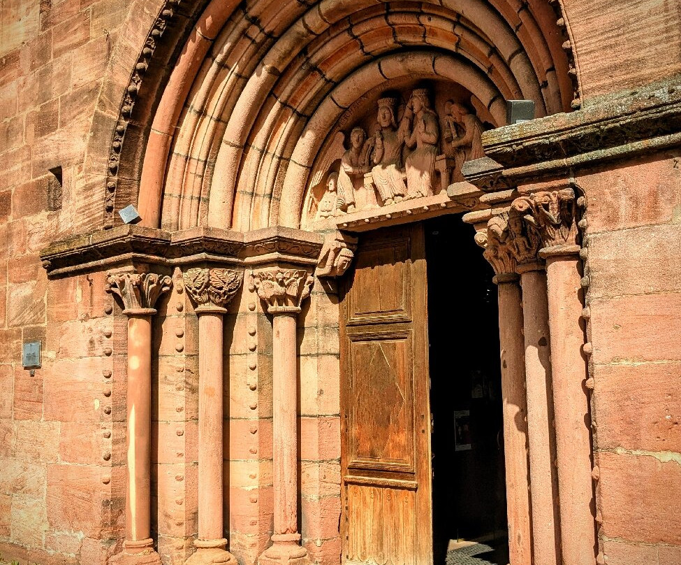 Eglise Sainte-Croix-凯瑟斯堡必去景点