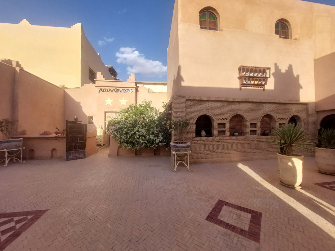 莫哈乌特古堡酒店主图