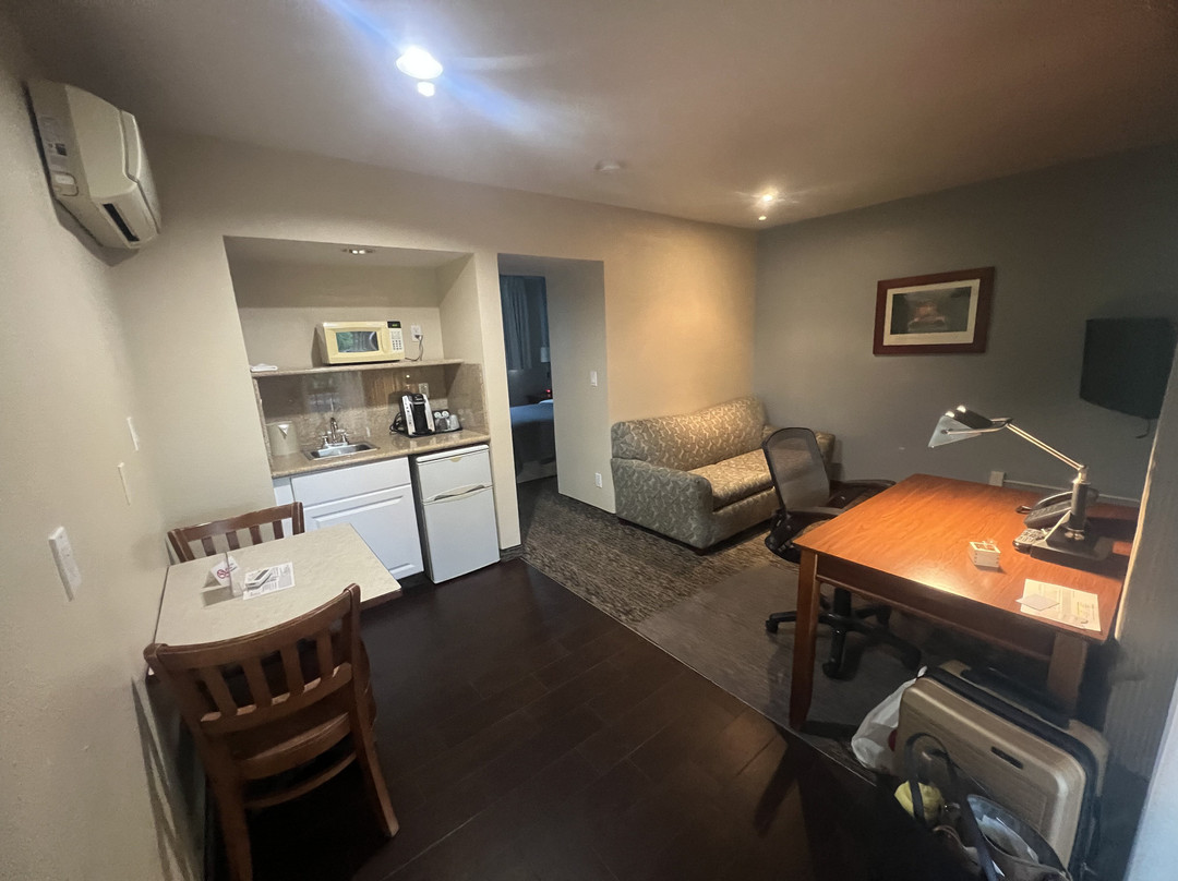 皇冠汽车旅馆主图