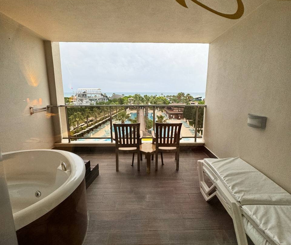 Saturn Palace Resort Hotel主图