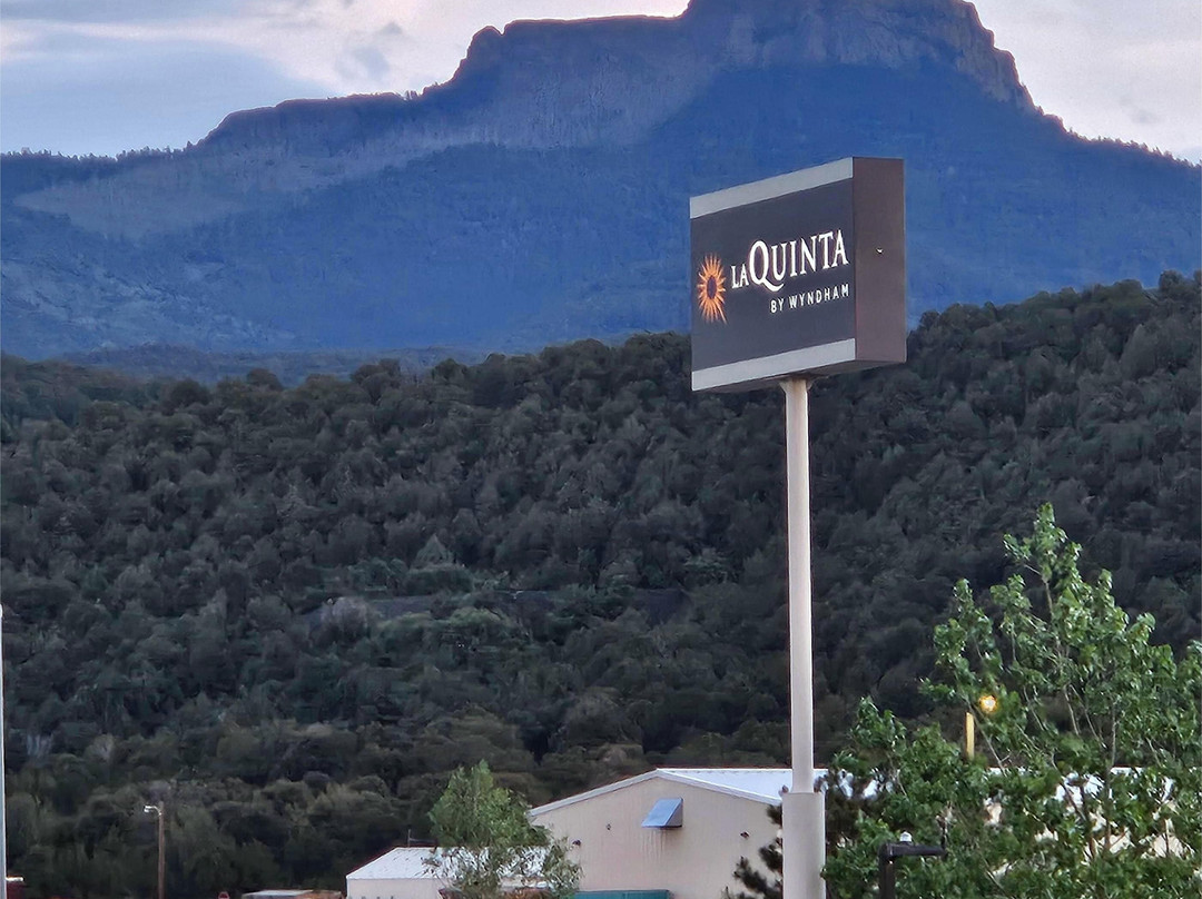 La Quinta Inn & Suites by Wyndham Trinidad主图