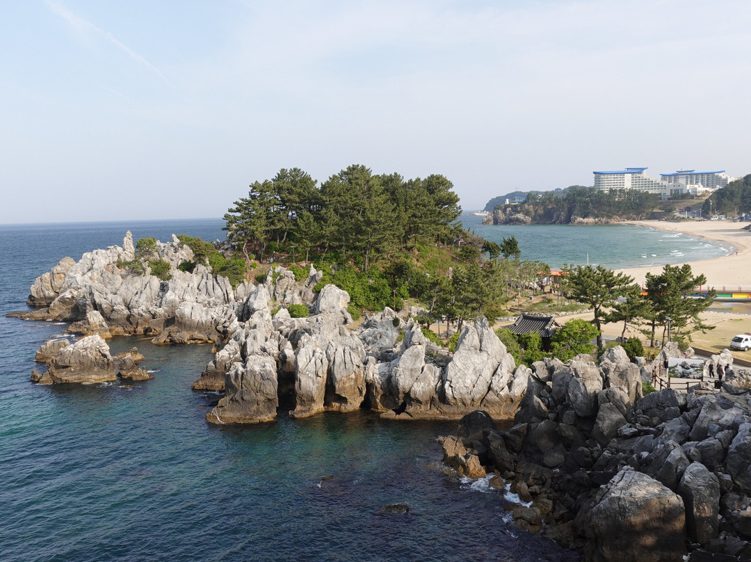 Chotdaebawi (Candlestick Rock)景点图片