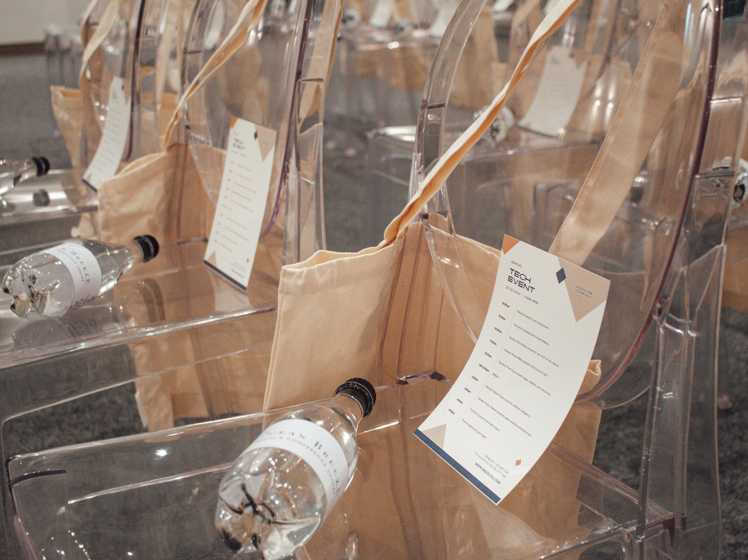 Ocean Breeze Hotel主图