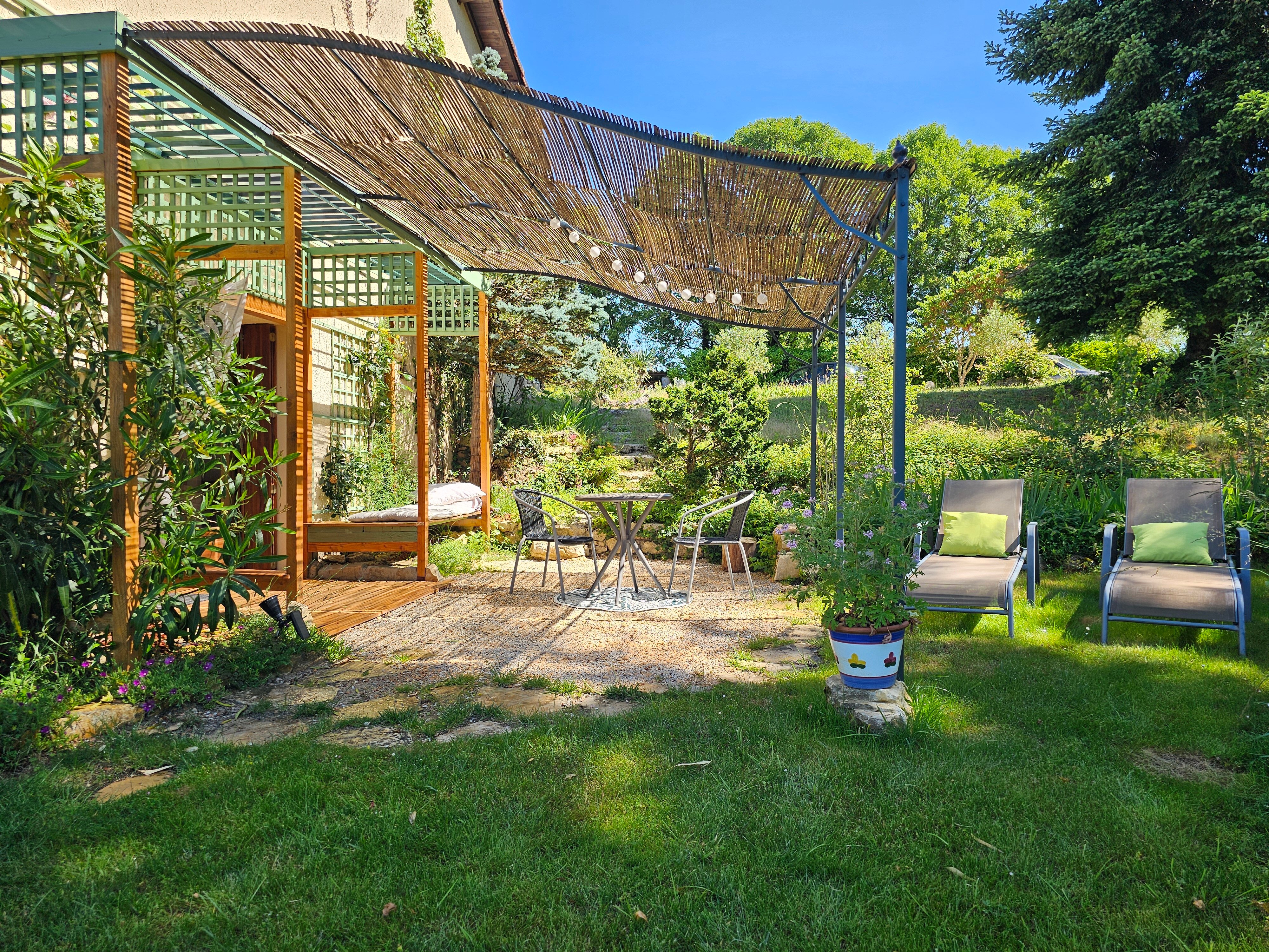 Chambres d’Hotes Maison Les Fraysses B&B-客卧