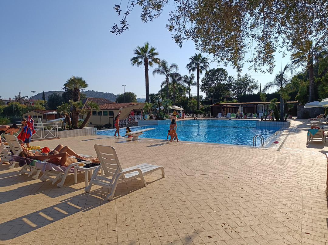 特利文托住宅酒店主图