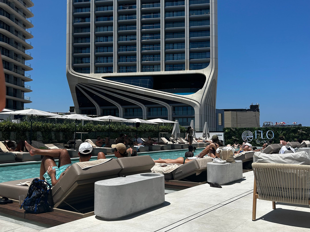 Flo Skypool-圣朱利安斯必去景点