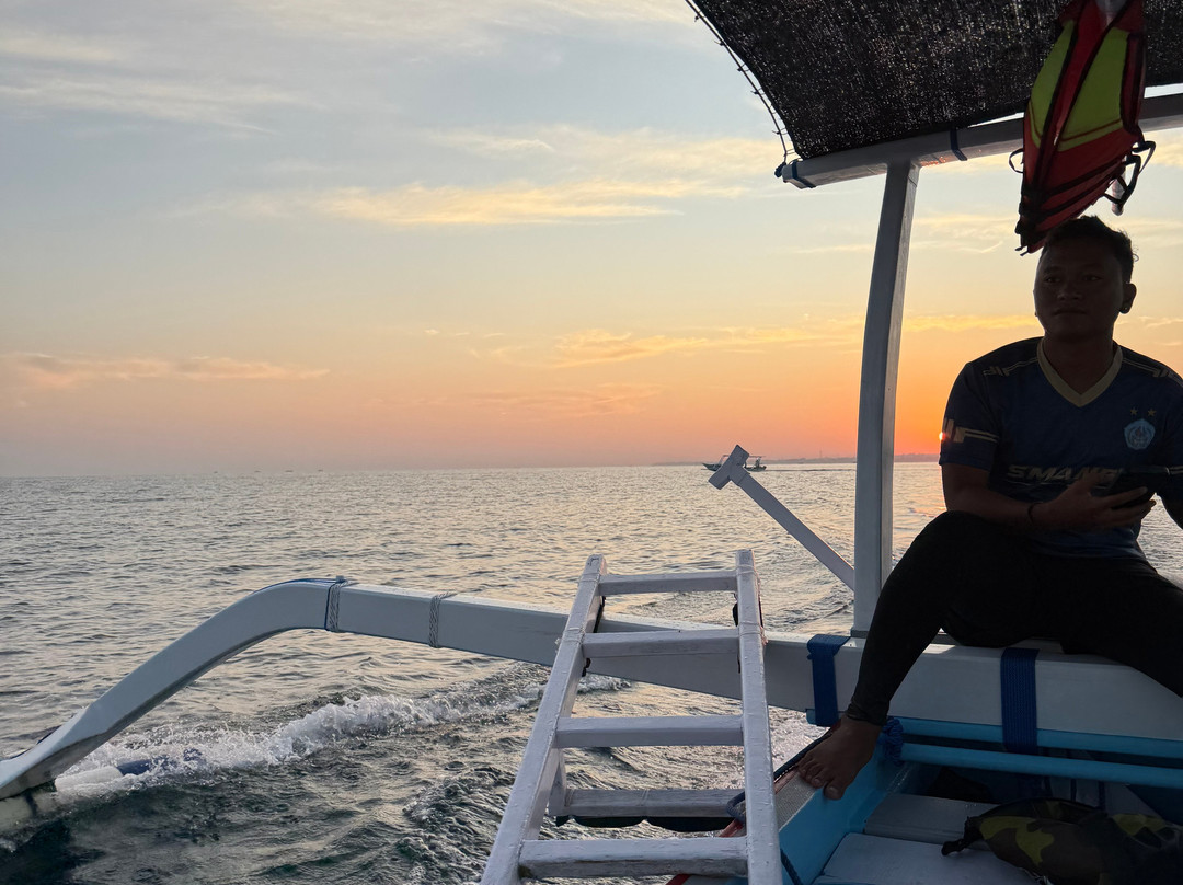 Lovina Dolphin Adventure-罗威那海滩必去景点