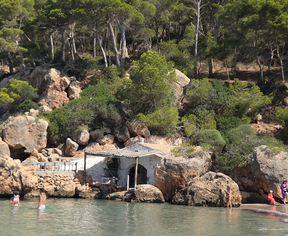 Cala Algaierens-休达德亚必去景点