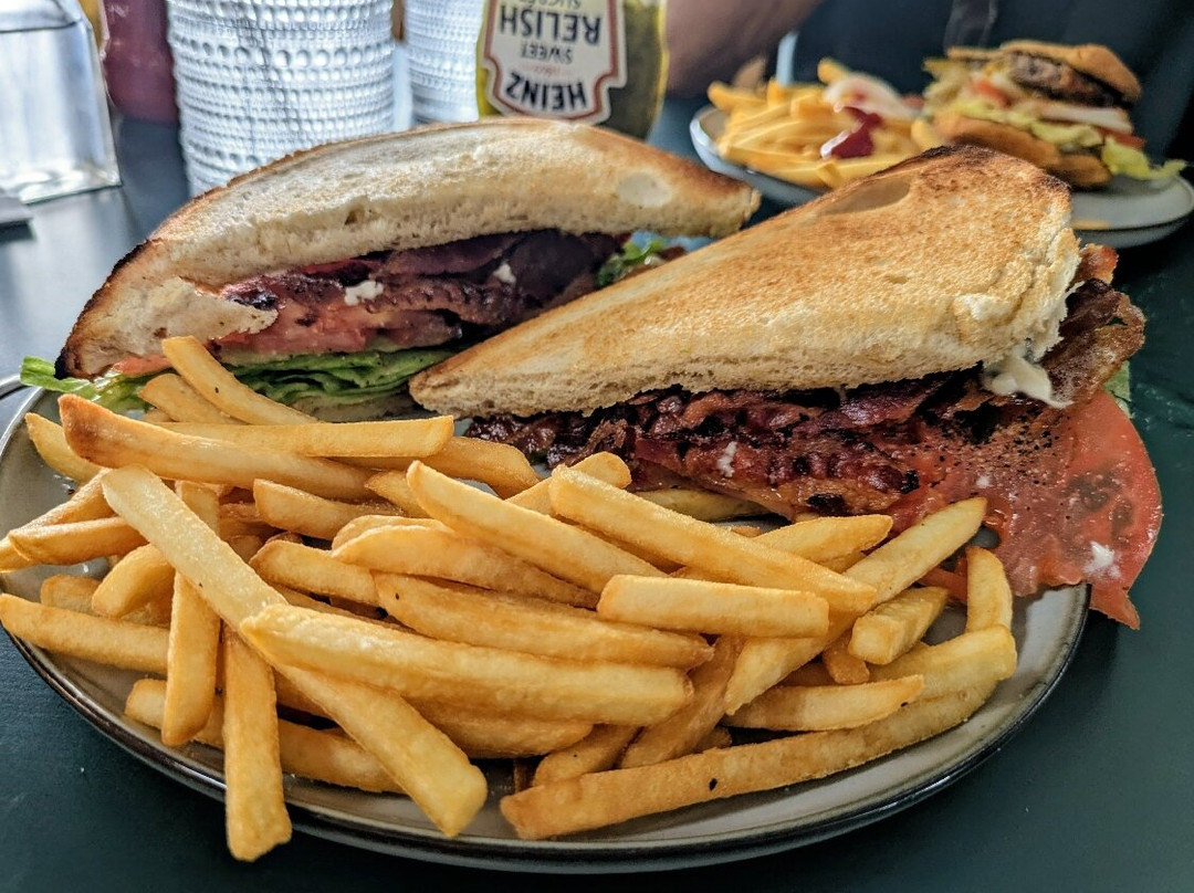 Hungry Hiker - Lions Head