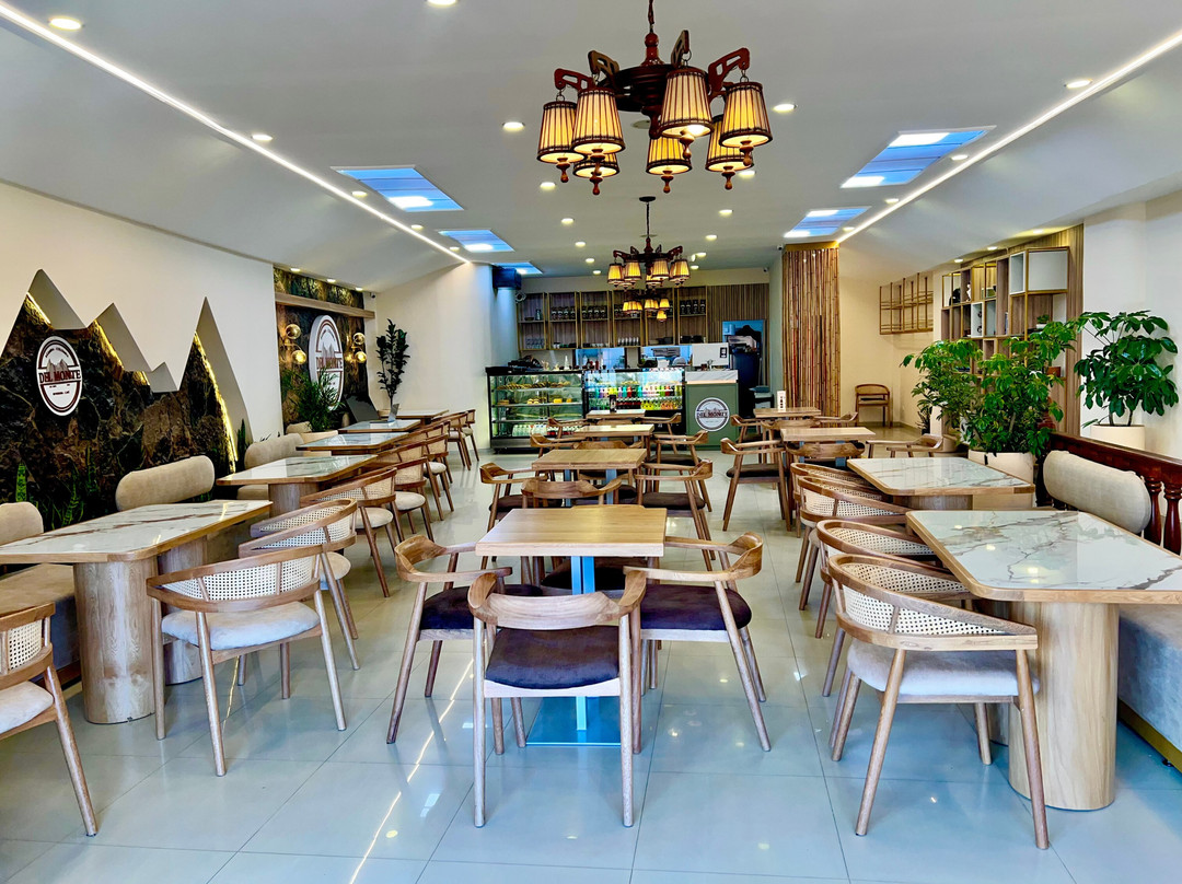 Del Monte Repostería Café