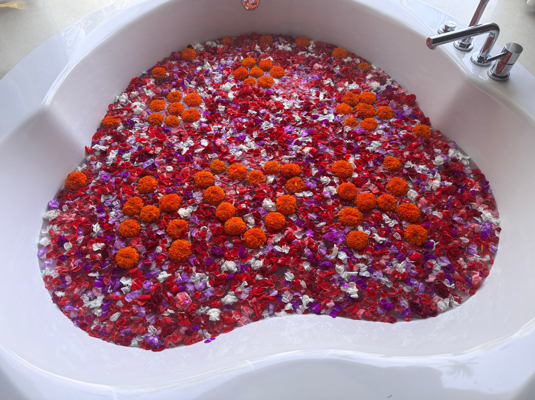 Ocean Spa at Candi Beach Resort & Spa-甘地达萨必去景点