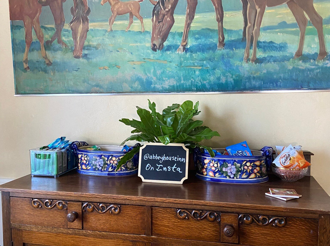 Abbey House Inn主图