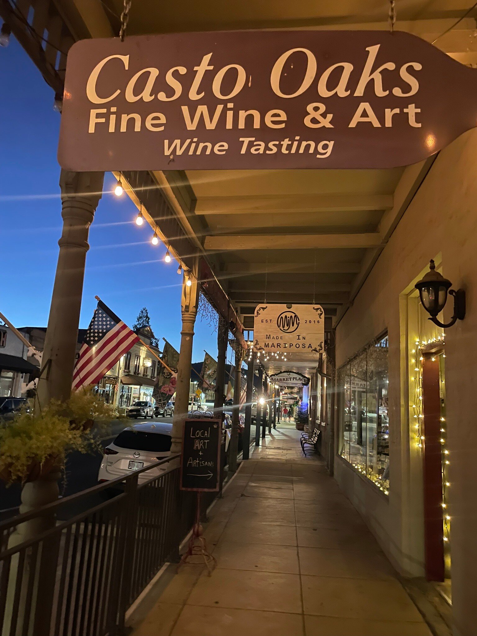 马里波萨旅馆-官方