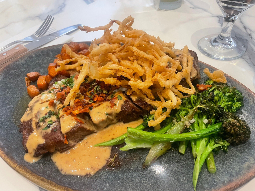 El Gallo Pinto: Chicken Joint