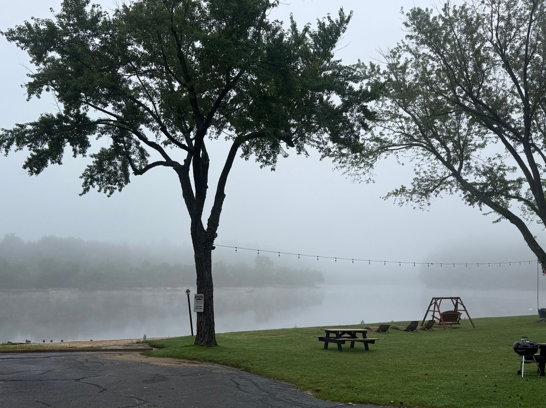 Cedar Lodge & Settlement主图