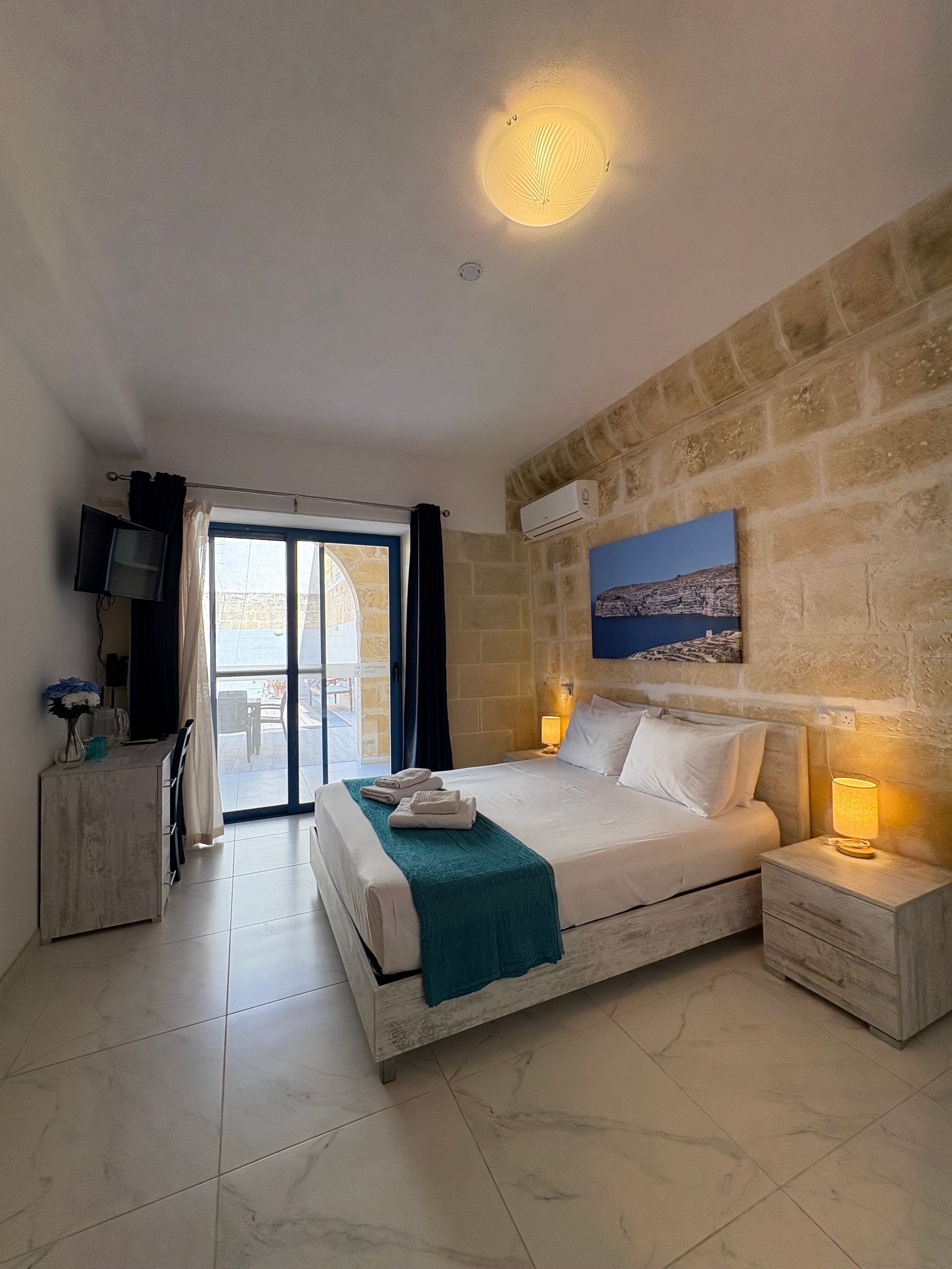 Fiftyfour West Boutique Living-客卧