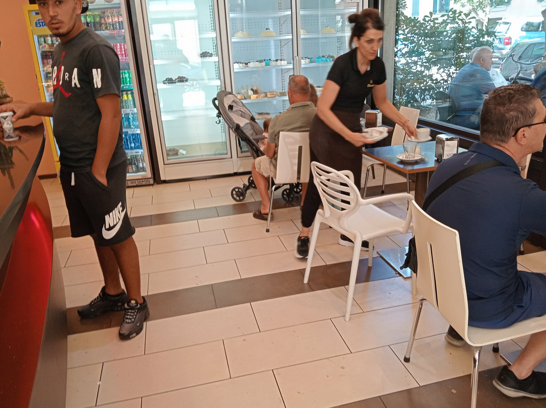 Bar Pasticceria Montanelli-格罗塞托必去景点