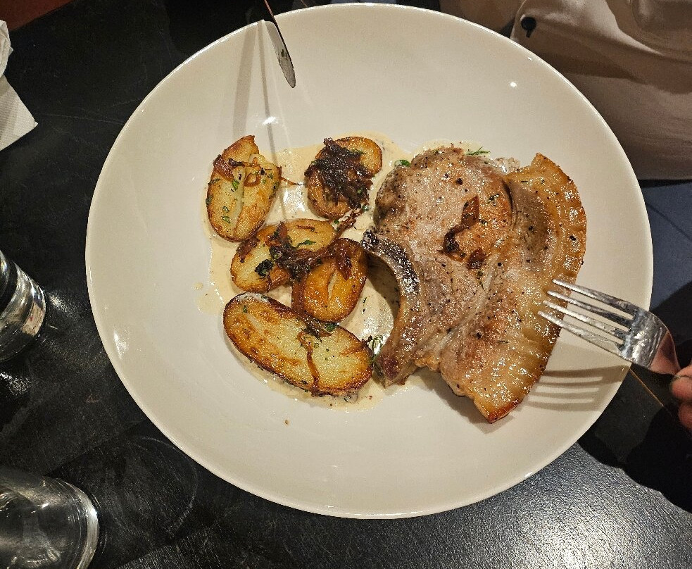 Moytura At The Riverside