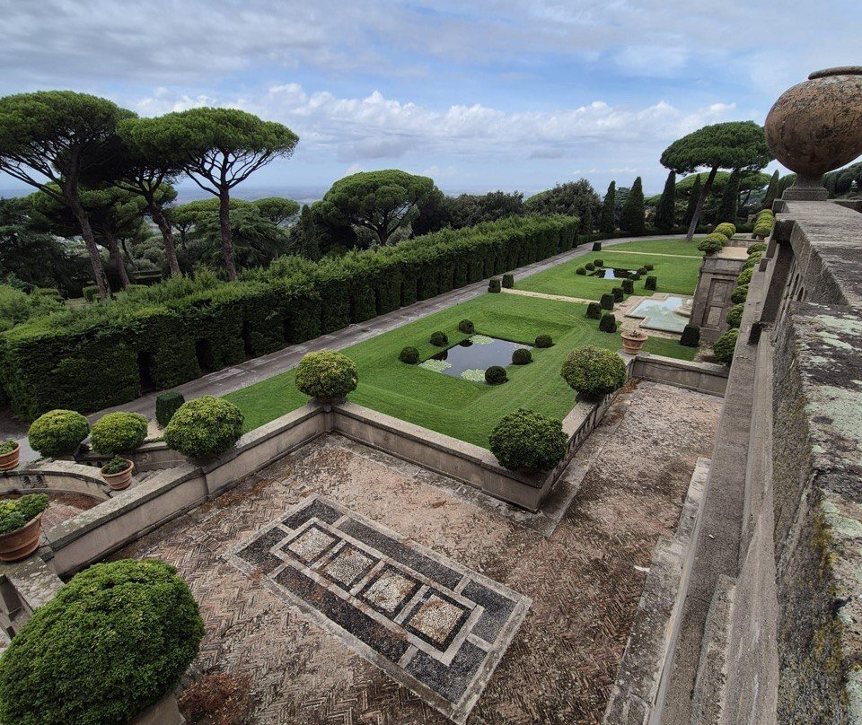 Giardini di Villa Barberini - Borgo Laudato Si'-冈多菲堡必去景点