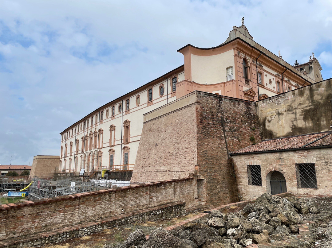 Palazzo Ducale-萨索洛必去景点
