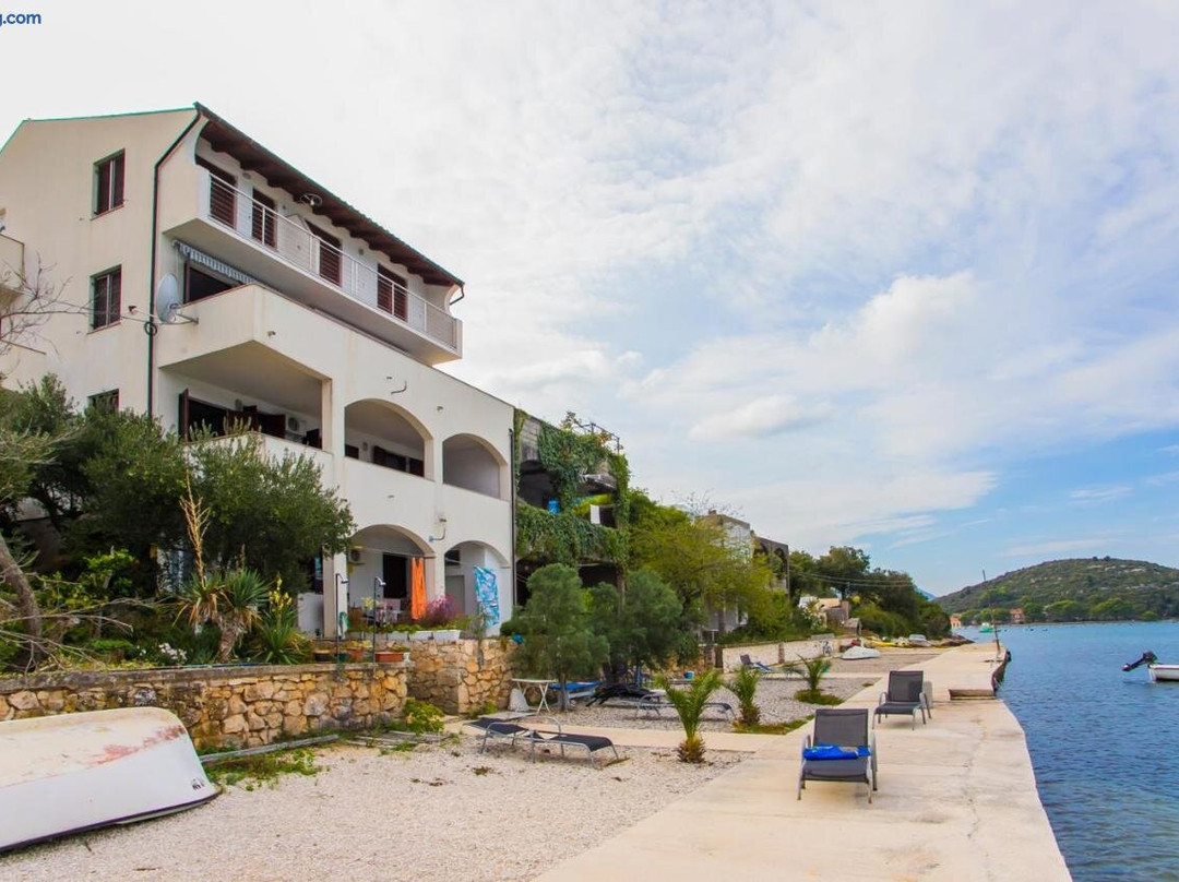 Adria Maja Apartmani Luka Dubrava