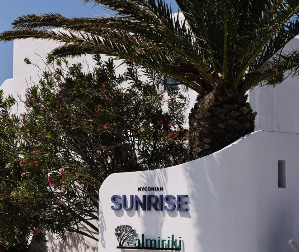 Myconian Sunrise Relais & Chateaux Hotel