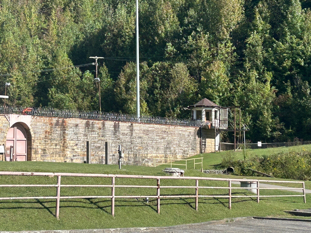 Historic Brushy Mountain State Penitentiary-Petros必去景点